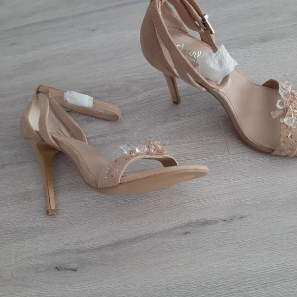 Sandals - Picture 4 of 4